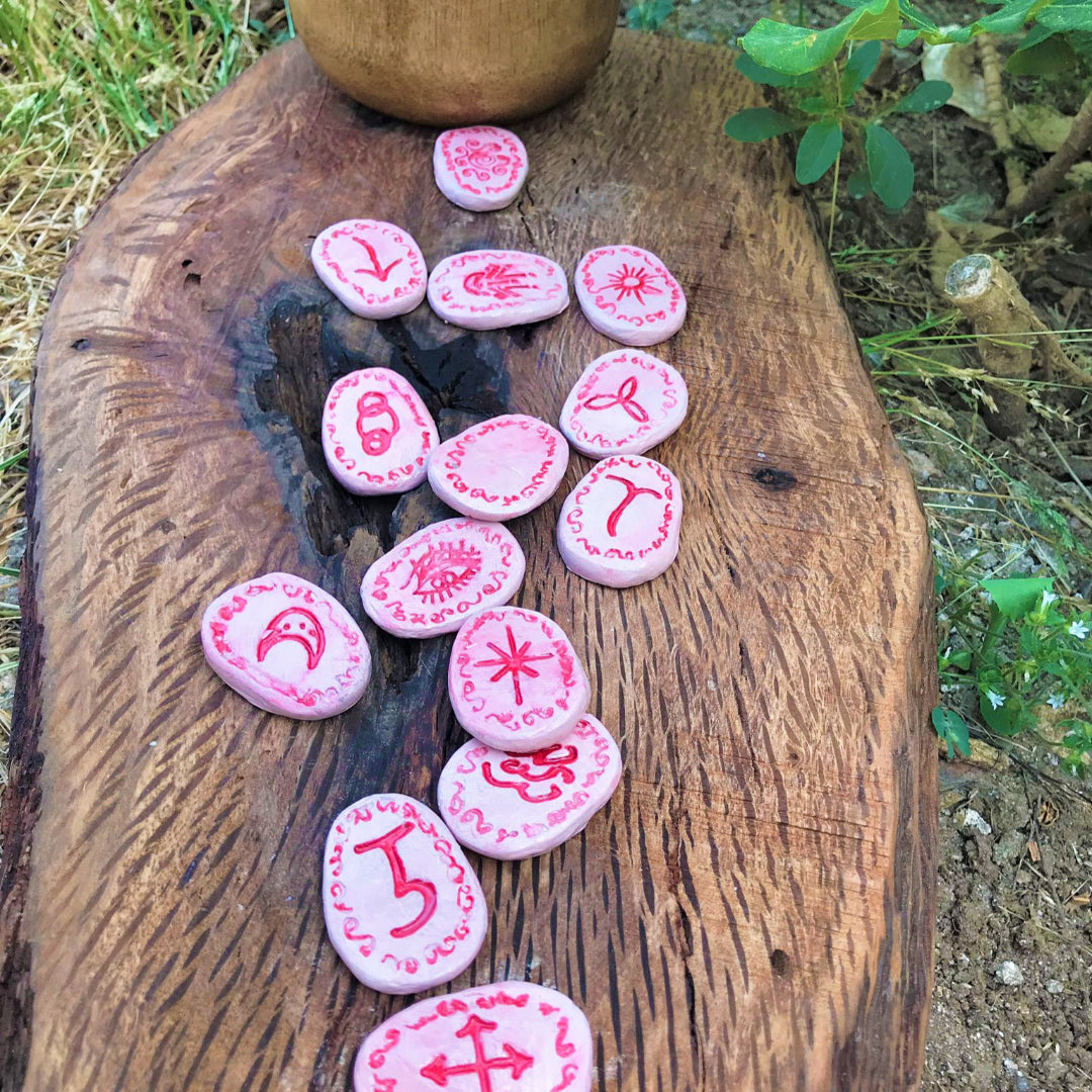 Runas de Bruja artesanales "Llama del Amor Sagrado"