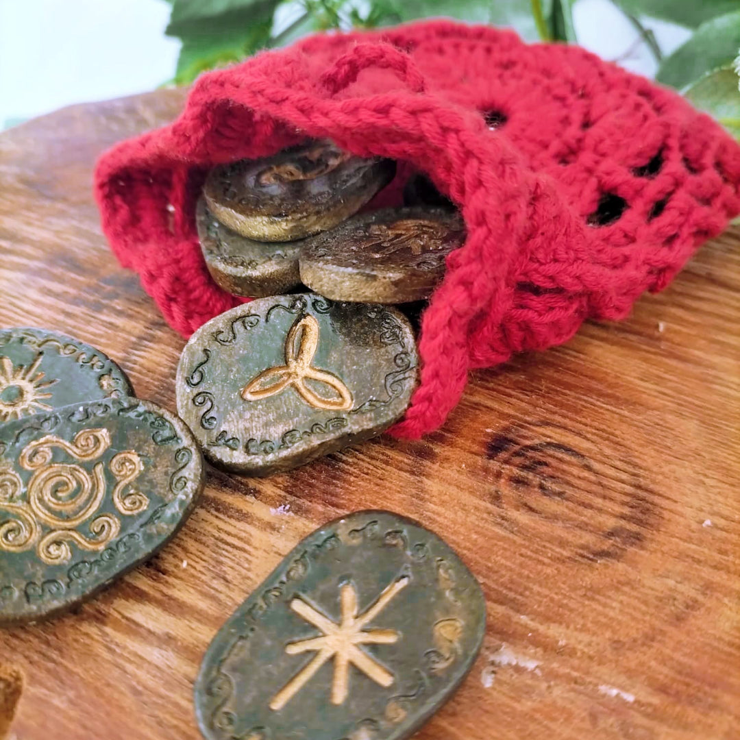 Runas de Bruja "Corazón de Nogal"