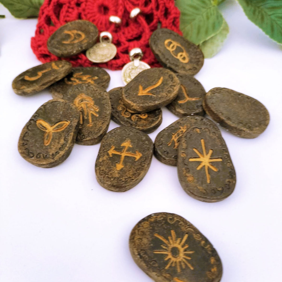 Runas de Bruja "Corazón de Nogal"