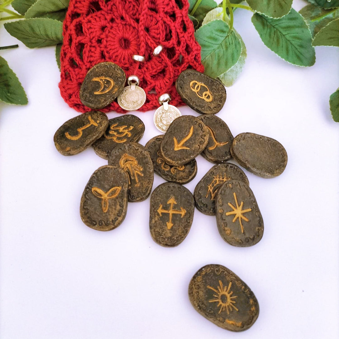 Runas de Bruja "Corazón de Nogal"