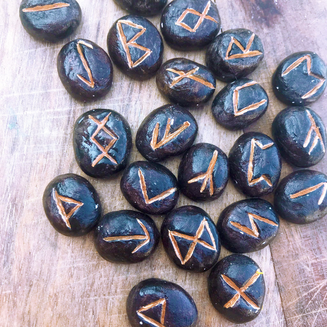 Runas Vikingas artesanales "Noctis Aurum"