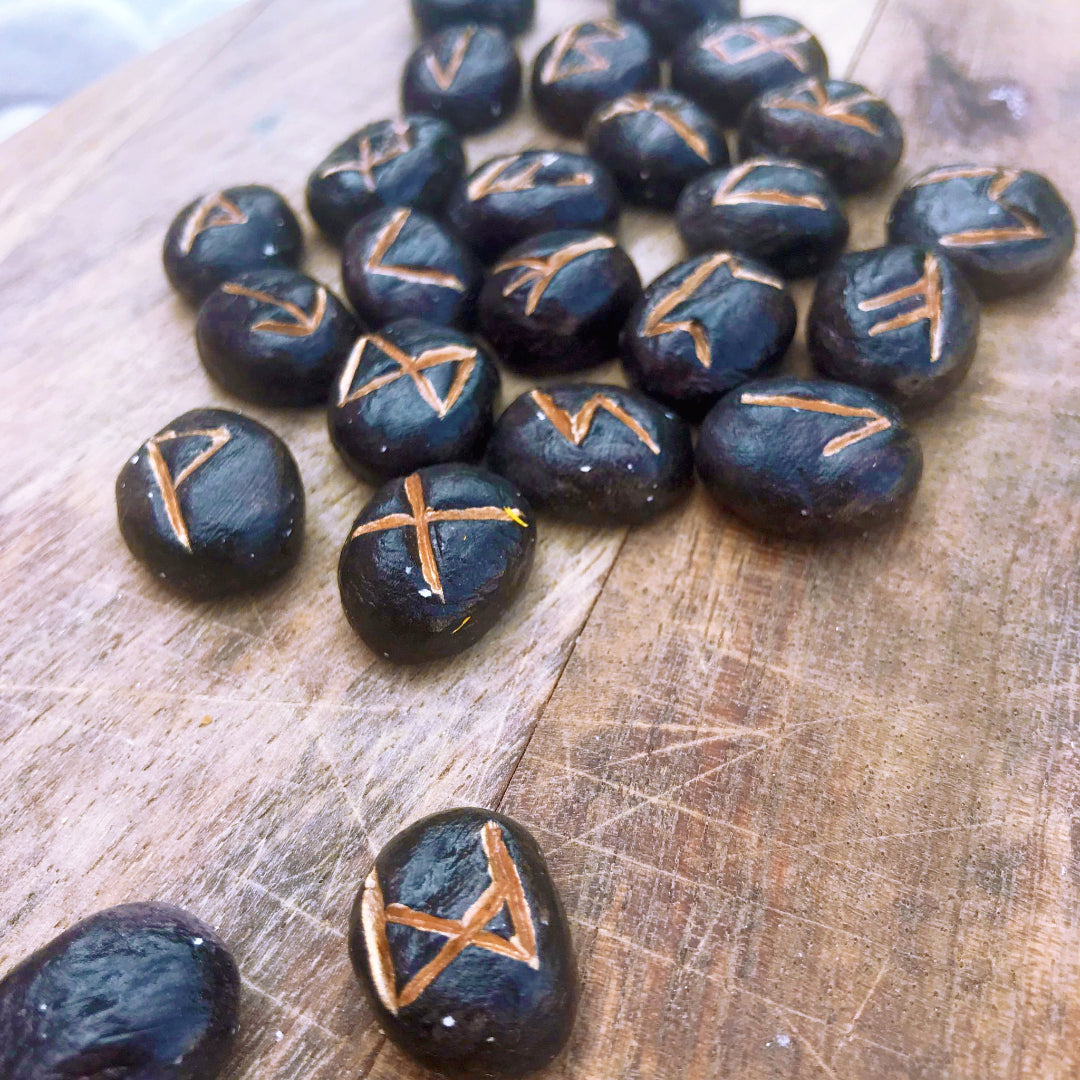 Runas Vikingas artesanales "Noctis Aurum"