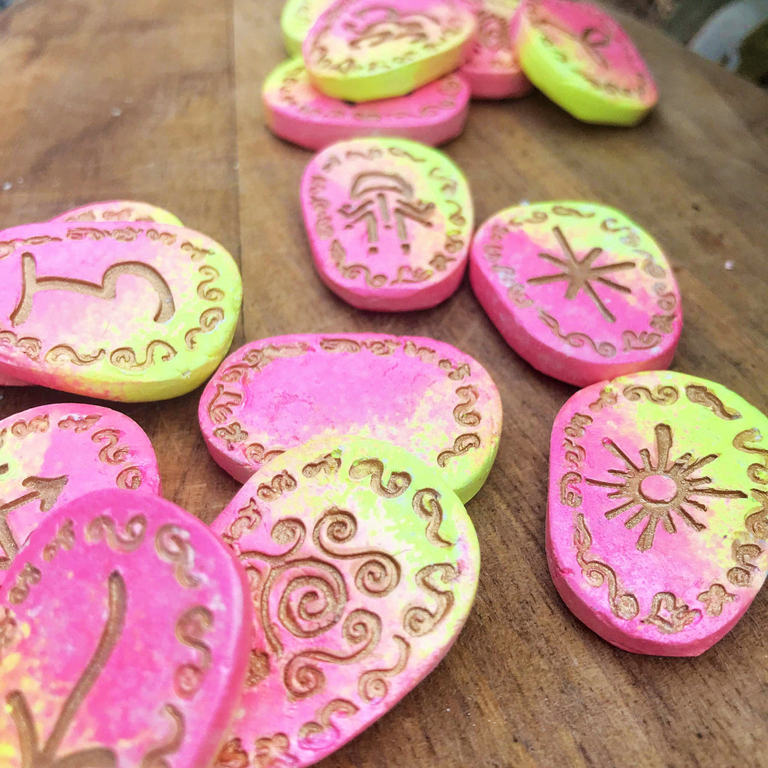 Runas de Bruja artesanales "Alquimia de Luz"