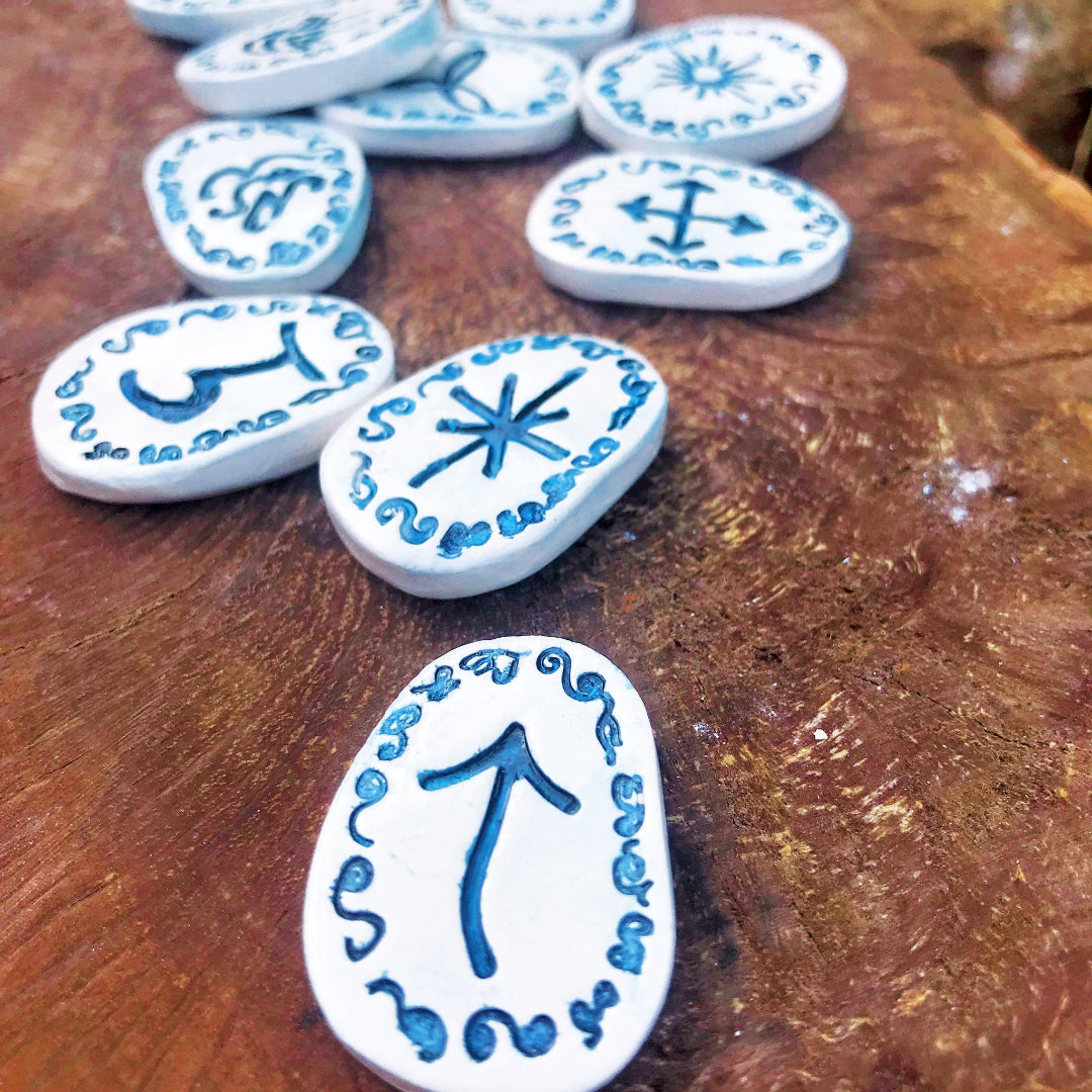 Runas de Bruja artesanales "Eco del Templo"