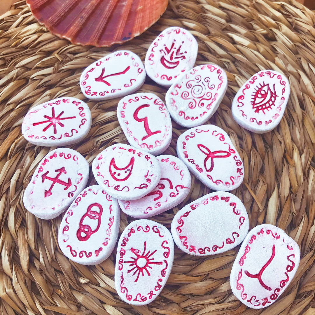 Runas de Bruja artesanales "Cauce Rojo"