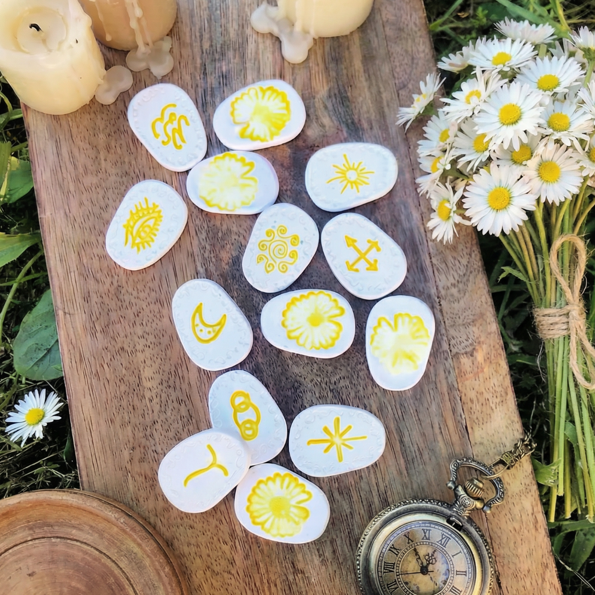 Witch's Runes "Bellis Arcana"