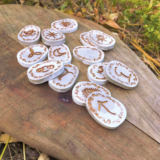 Runas de Bruja "Bruma de Luna"