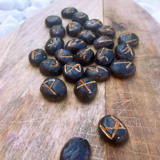 Runas Vikingas artesanales "Noctis Aurum"