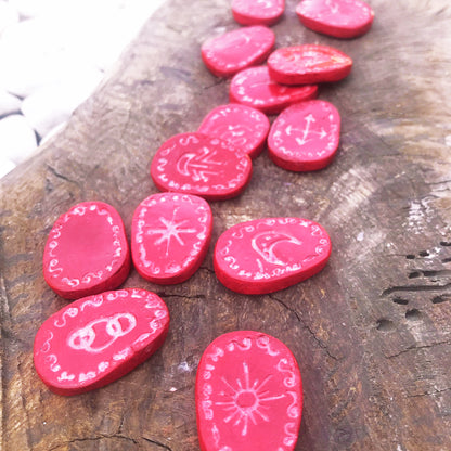 Runas de Bruja artesanales "Sangre de rosa"