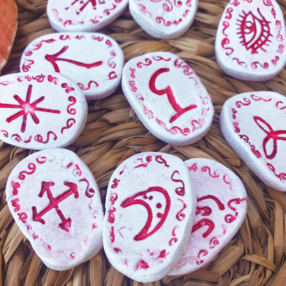 Runas de Bruja artesanales "Cauce Rojo"
