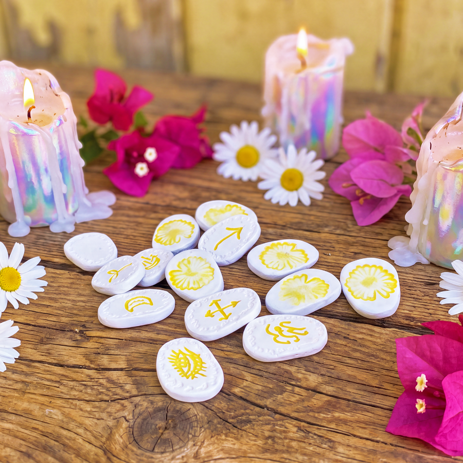Witch's Runes "Bellis Arcana"