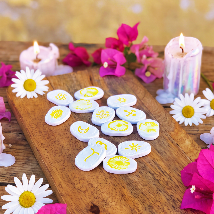Witch's Runes "Bellis Arcana"