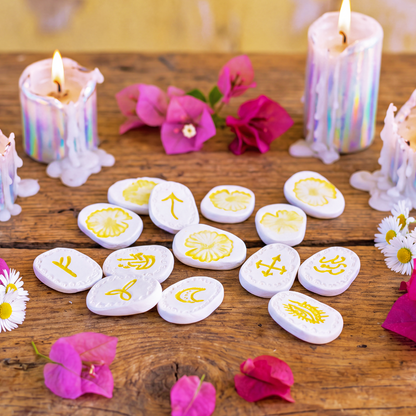Witch's Runes "Bellis Arcana"
