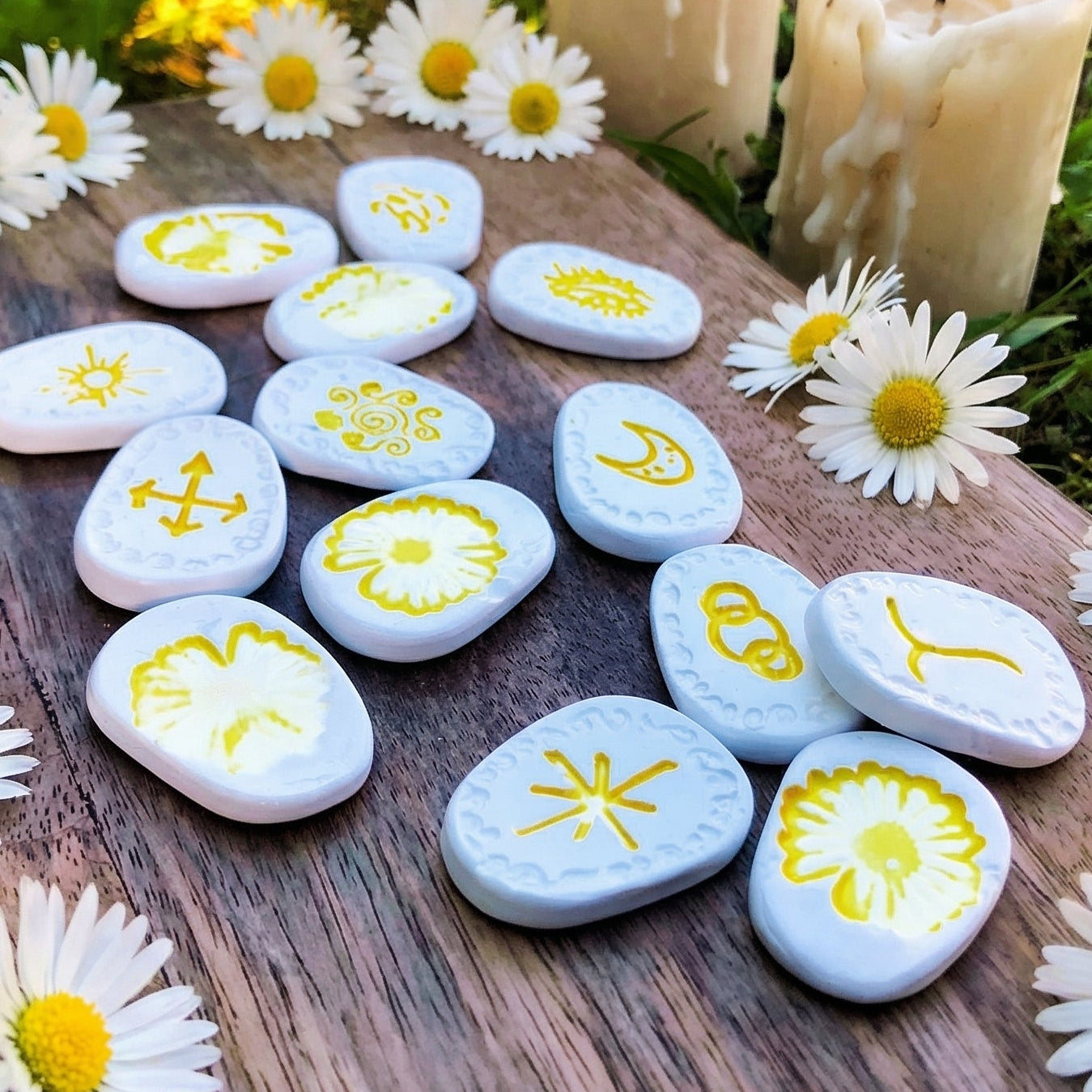 Witch's Runes "Bellis Arcana"